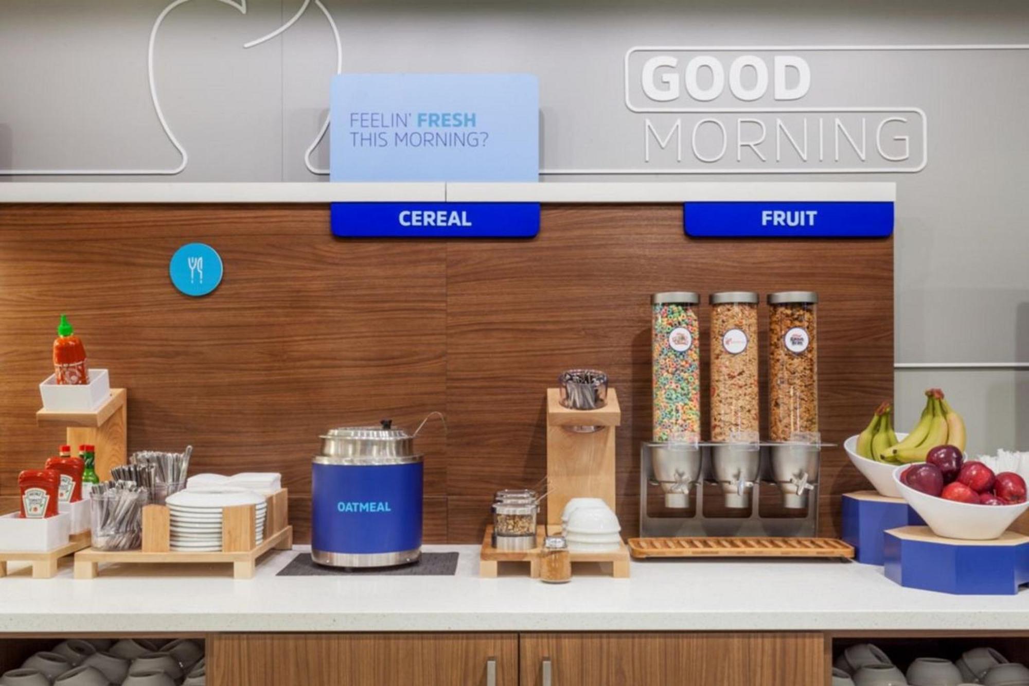 Holiday Inn Express & Suites Chicago - Matteson By Ihg Екстериор снимка