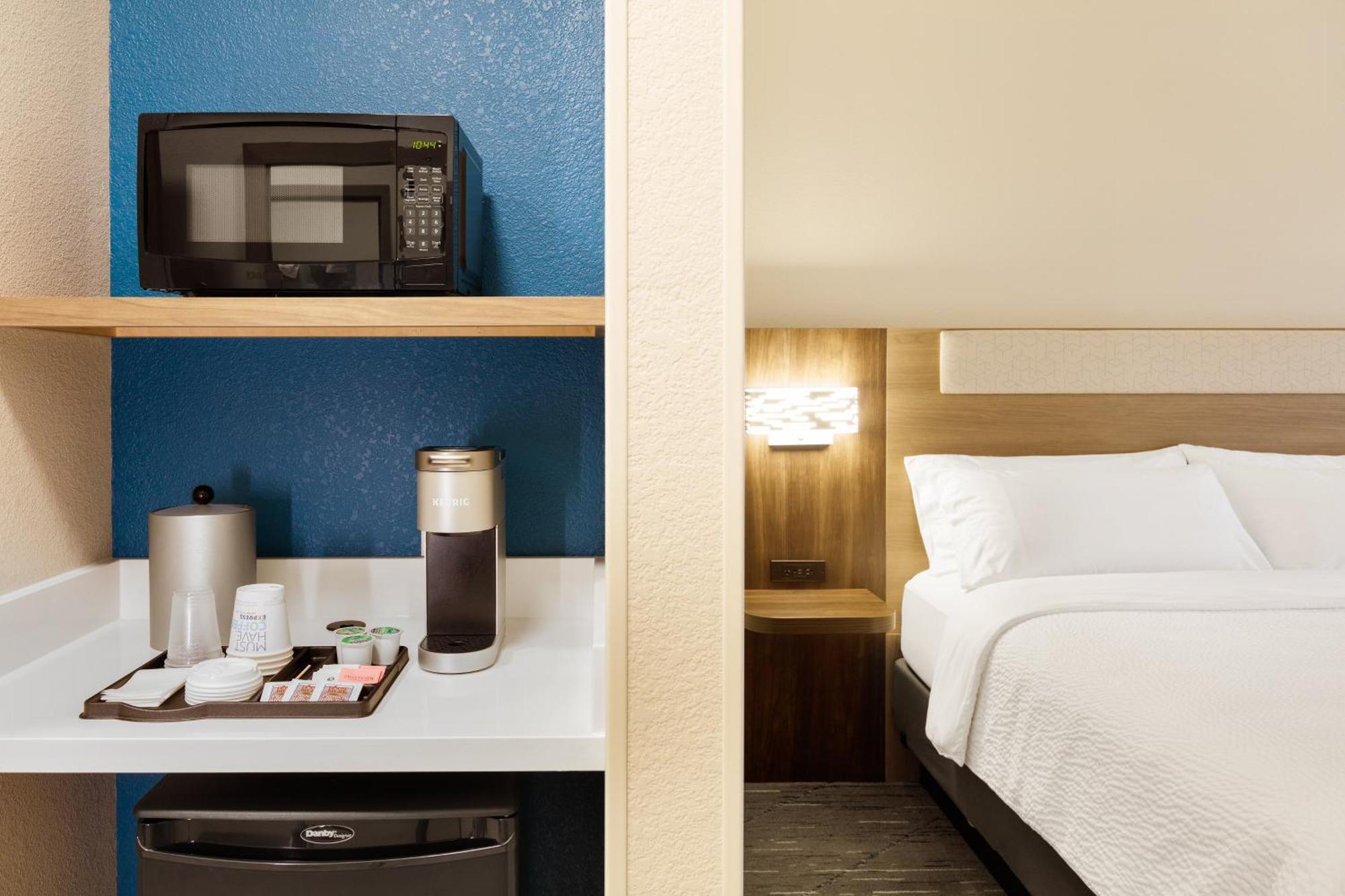 Holiday Inn Express & Suites Chicago - Matteson By Ihg Екстериор снимка