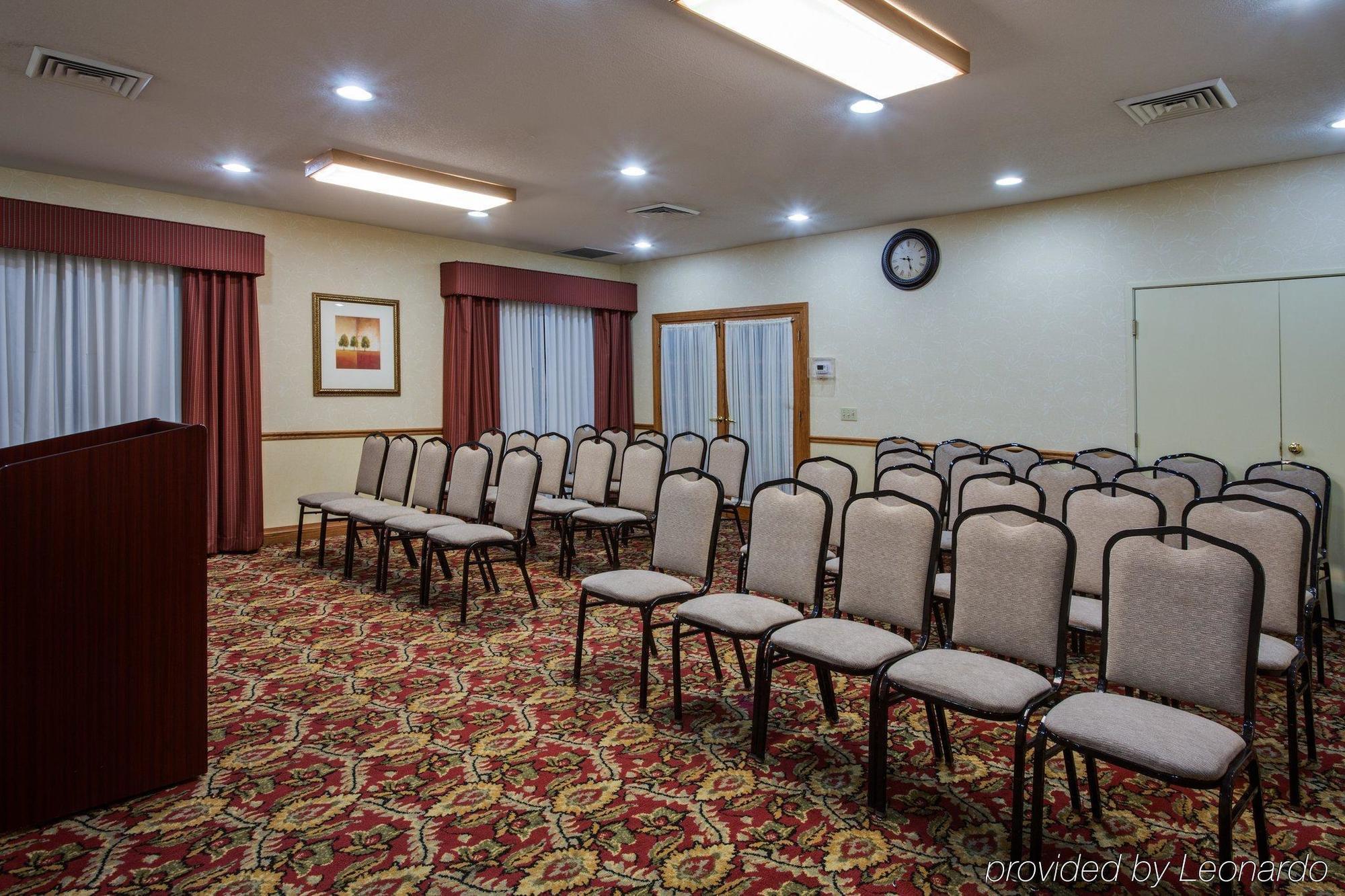 Holiday Inn Express & Suites Chicago - Matteson By Ihg Бизнес снимка