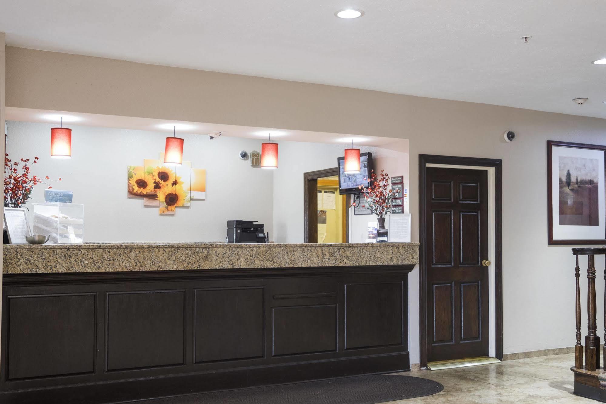 Holiday Inn Express & Suites Chicago - Matteson By Ihg Екстериор снимка